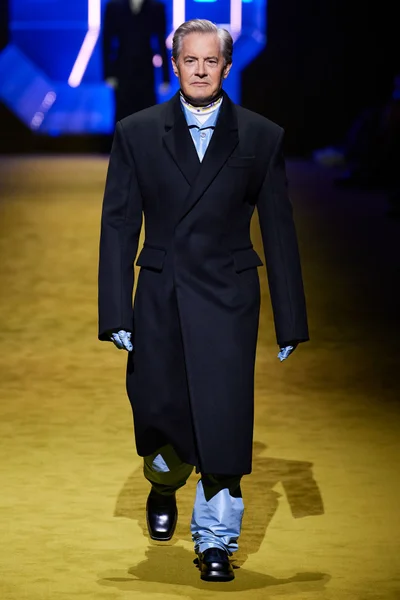 Look 1